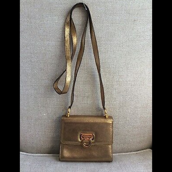 Ferragamo Gancini Shoulder Gold Leather Lock - Picture 2 of 8